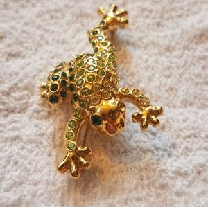Monet pin frog